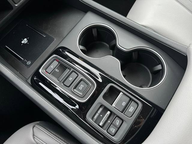 New 2025 Honda Pilot Touring image 14