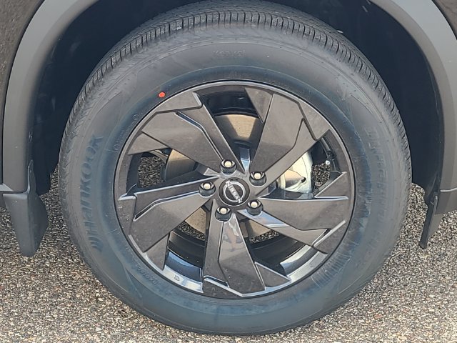 New 2026 Nissan Rogue SV w/ Cold Weather Package AWD/4WD image 9