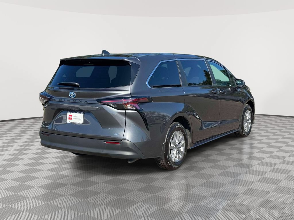 Used 2025 Toyota Sienna LE AWD/4WD image 7