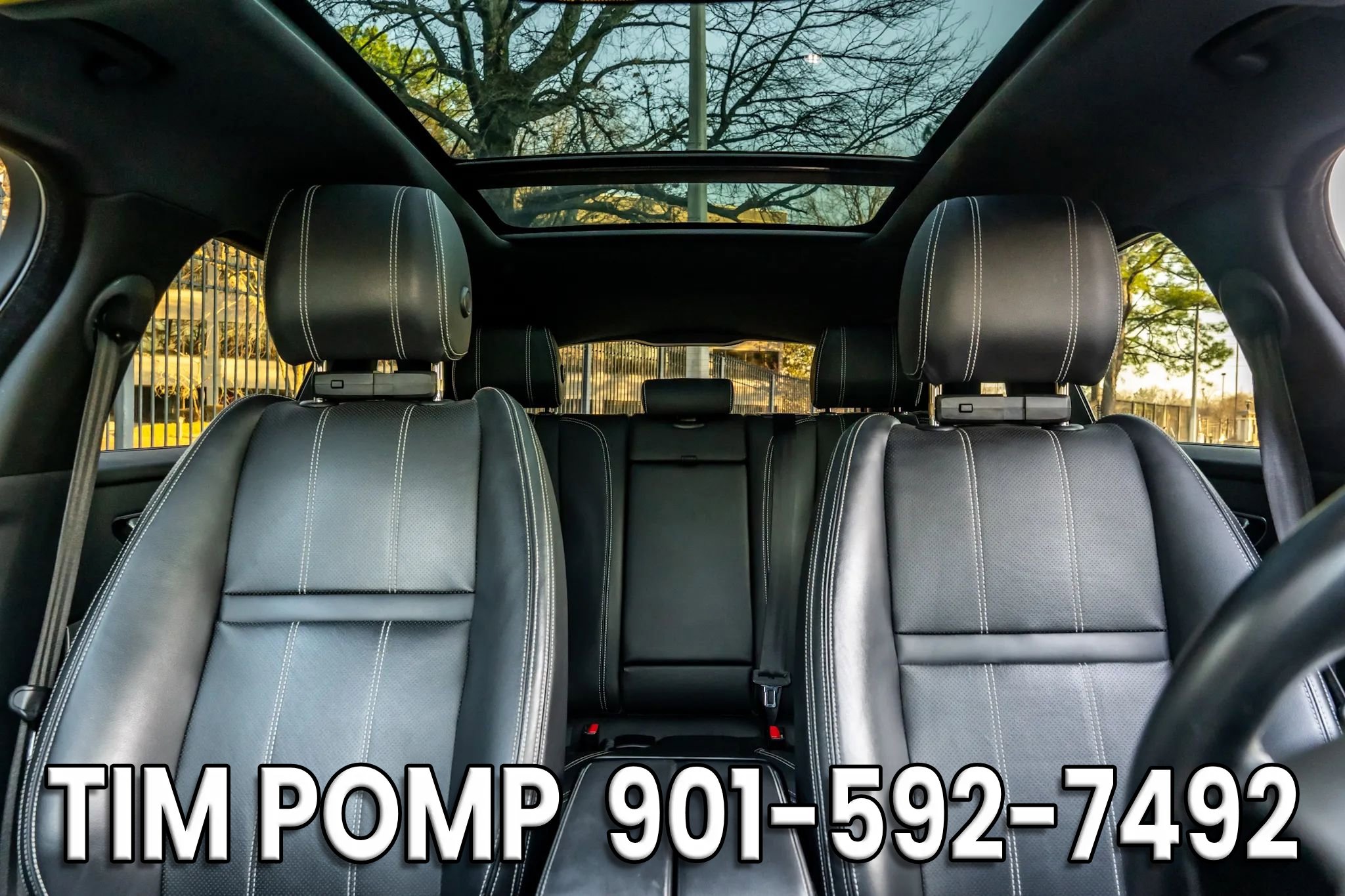 Used 2019 Land Rover Range Rover Velar R-Dynamic SE image 13