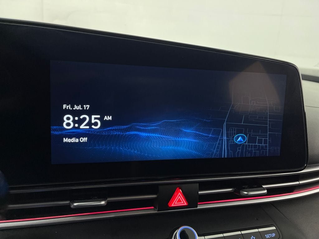 Certified 2025 Hyundai Elantra SEL FWD image 22