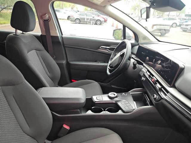 Used 2026 Kia Sportage LX FWD image 5