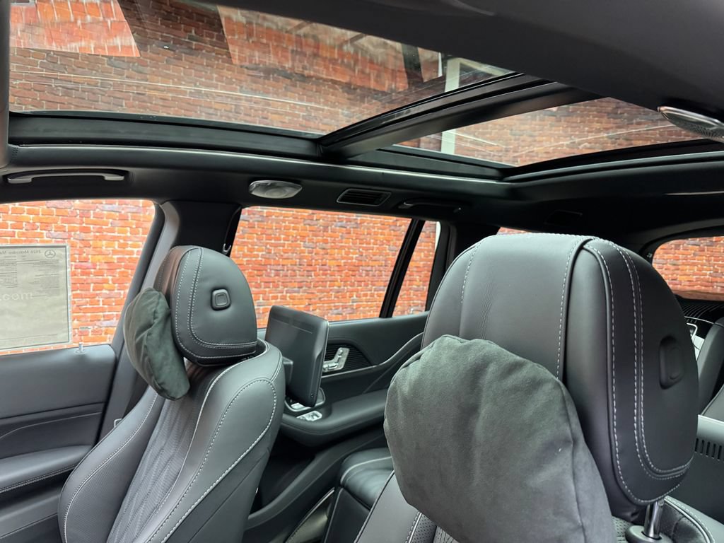 New 2026 Mercedes-Benz Maybach GLS 600 4MATIC image 3