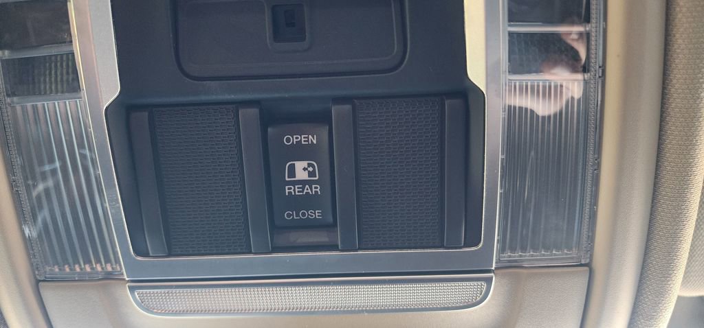 Used 2021 RAM 1500 Laramie AWD/4WD image 39