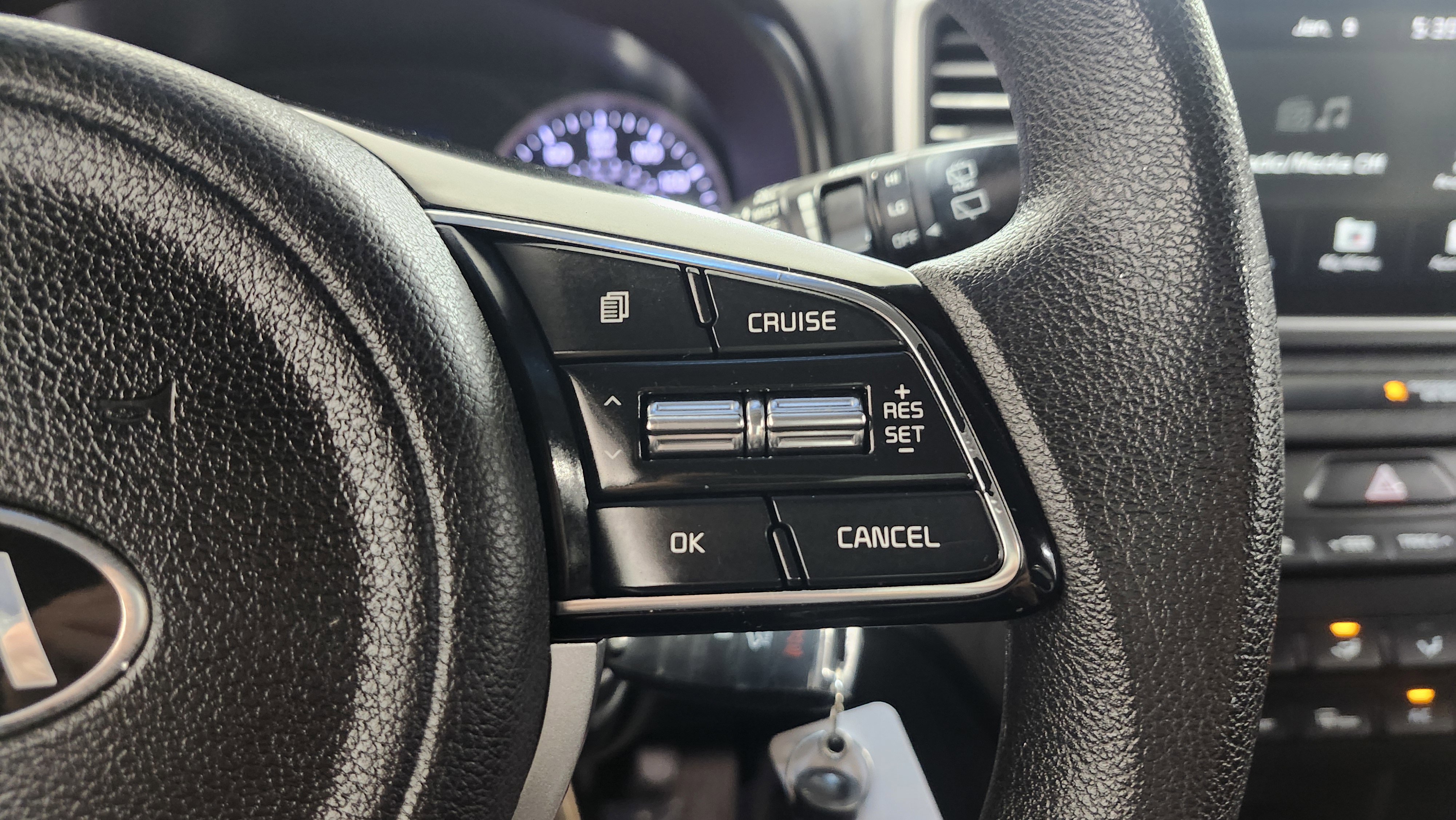 Used 2020 Kia Sportage LX image 30