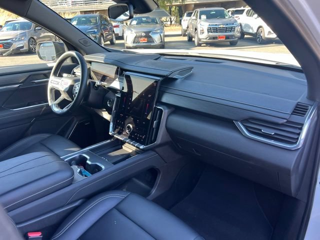 Used 2024 GMC Acadia Elevation AWD/4WD image 32