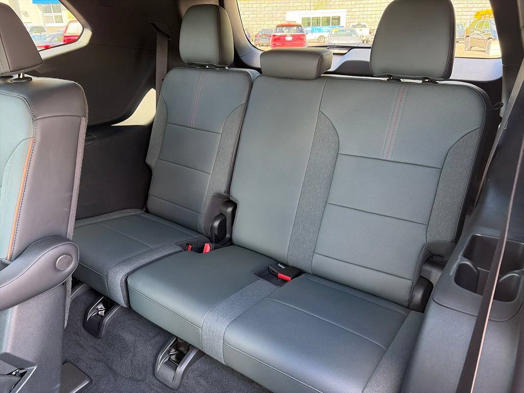 Used 2024 GMC Acadia AT4 w/ Luxury Package AWD/4WD image 29