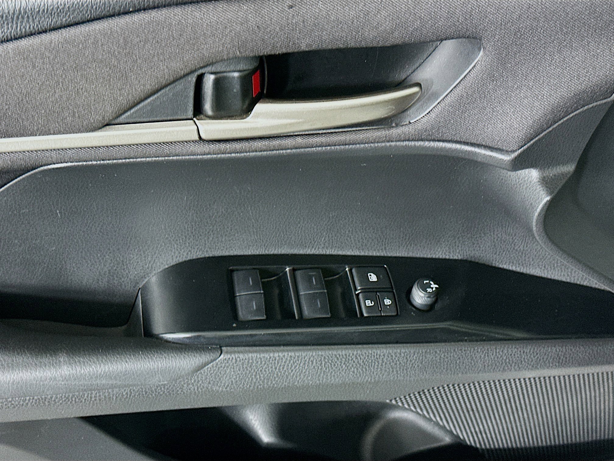 Used 2025 Toyota Camry LE image 15
