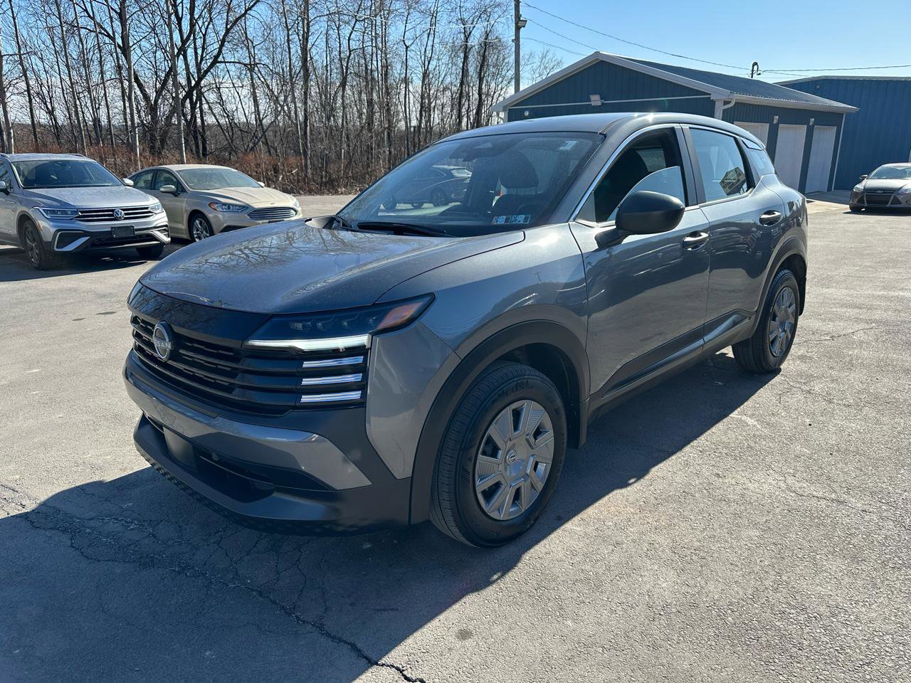 Used 2025 Nissan Kicks S image 1