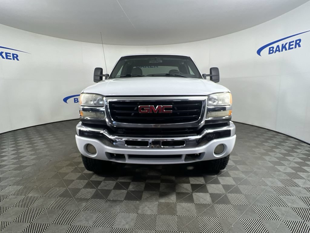 Used 2005 GMC Sierra 2500 SLE w/ Heavy-Duty Power Package AWD/4WD image 3