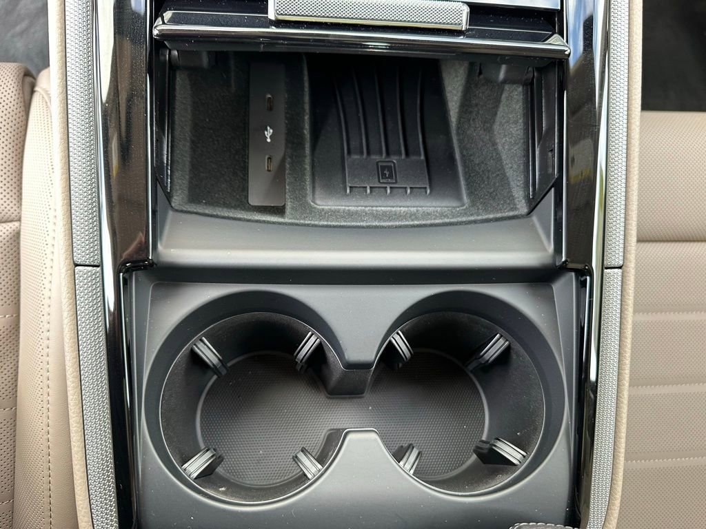 Used 2025 Porsche Panamera 4 image 19