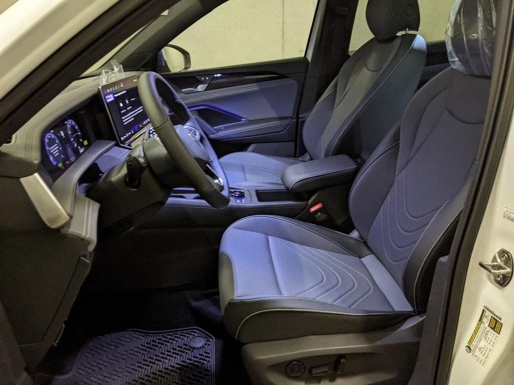 New 2026 Volkswagen Tiguan SE R-Line image 11