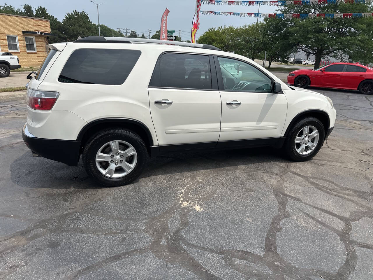 Used 2012 GMC Acadia SL w/ Preferred Package FWD image 6