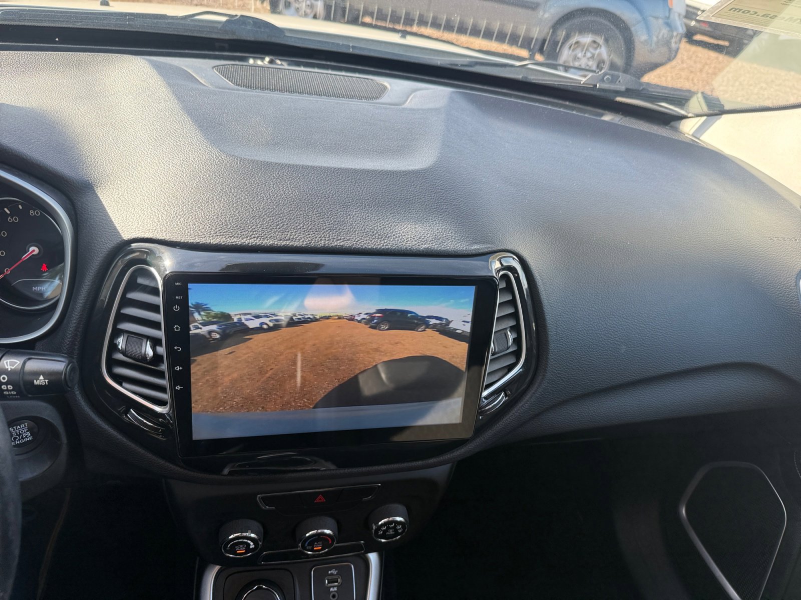 Used 2017 Jeep Compass Latitude image 22