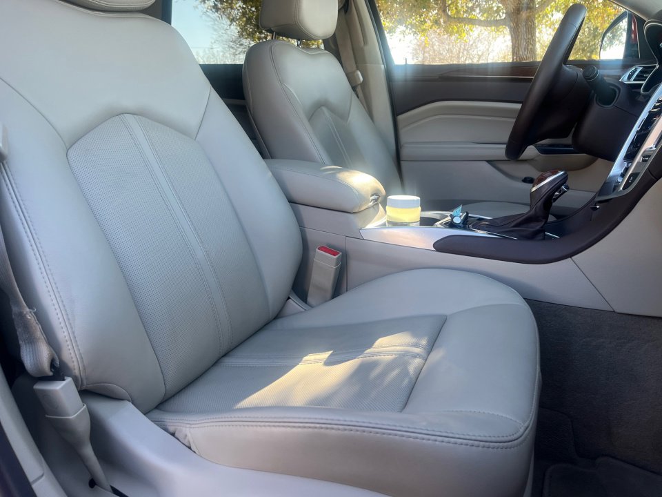 Used 2016 Cadillac SRX Luxury w/ Driver Awareness Package image 28