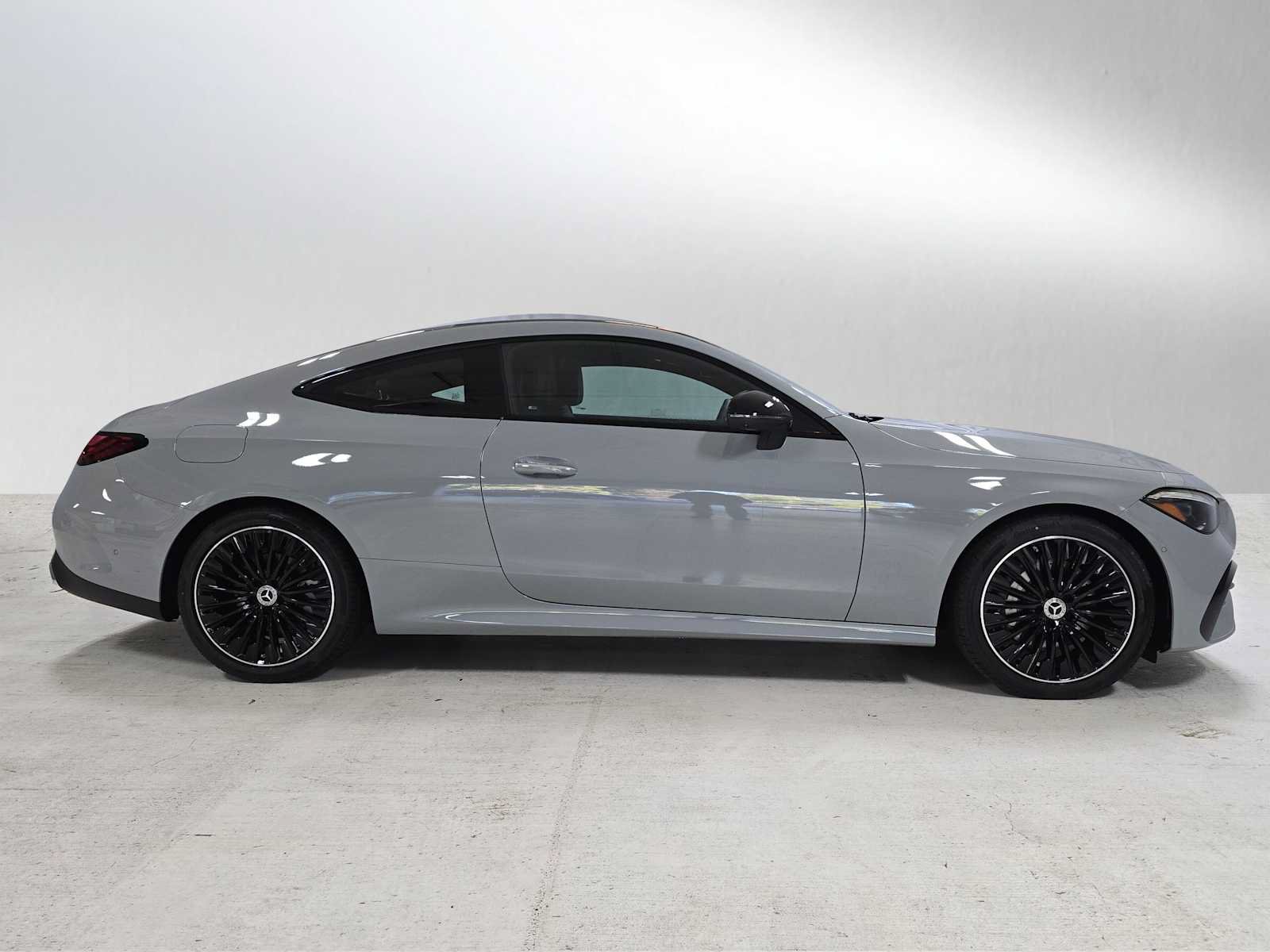 New 2026 Mercedes-Benz CLE 300 4MATIC Coupe image 2