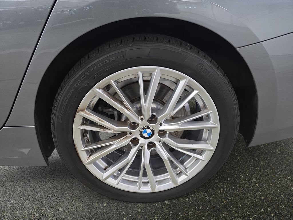 Used 2024 BMW 330i Sedan w/ Convenience Package RWD image 31