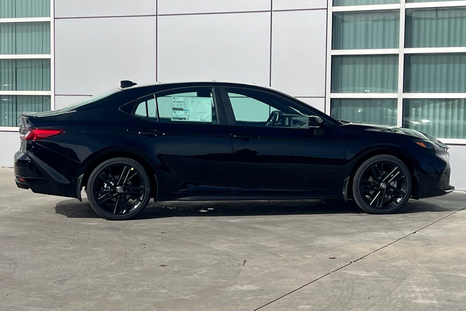 New 2026 Toyota Camry Hybrid w/ Multimedia Upgrade Package image 3