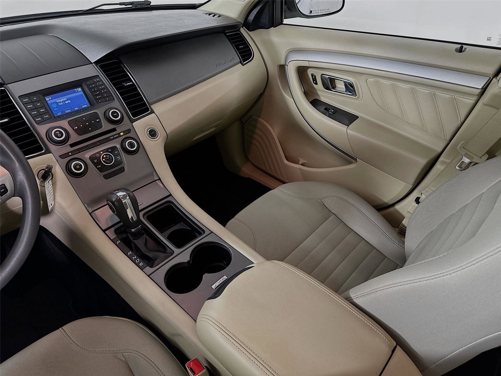 Used 2018 Ford Taurus SE FWD image 23