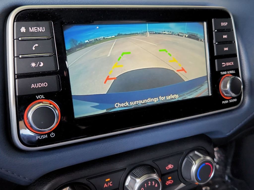 Used 2025 Nissan Versa SV image 18