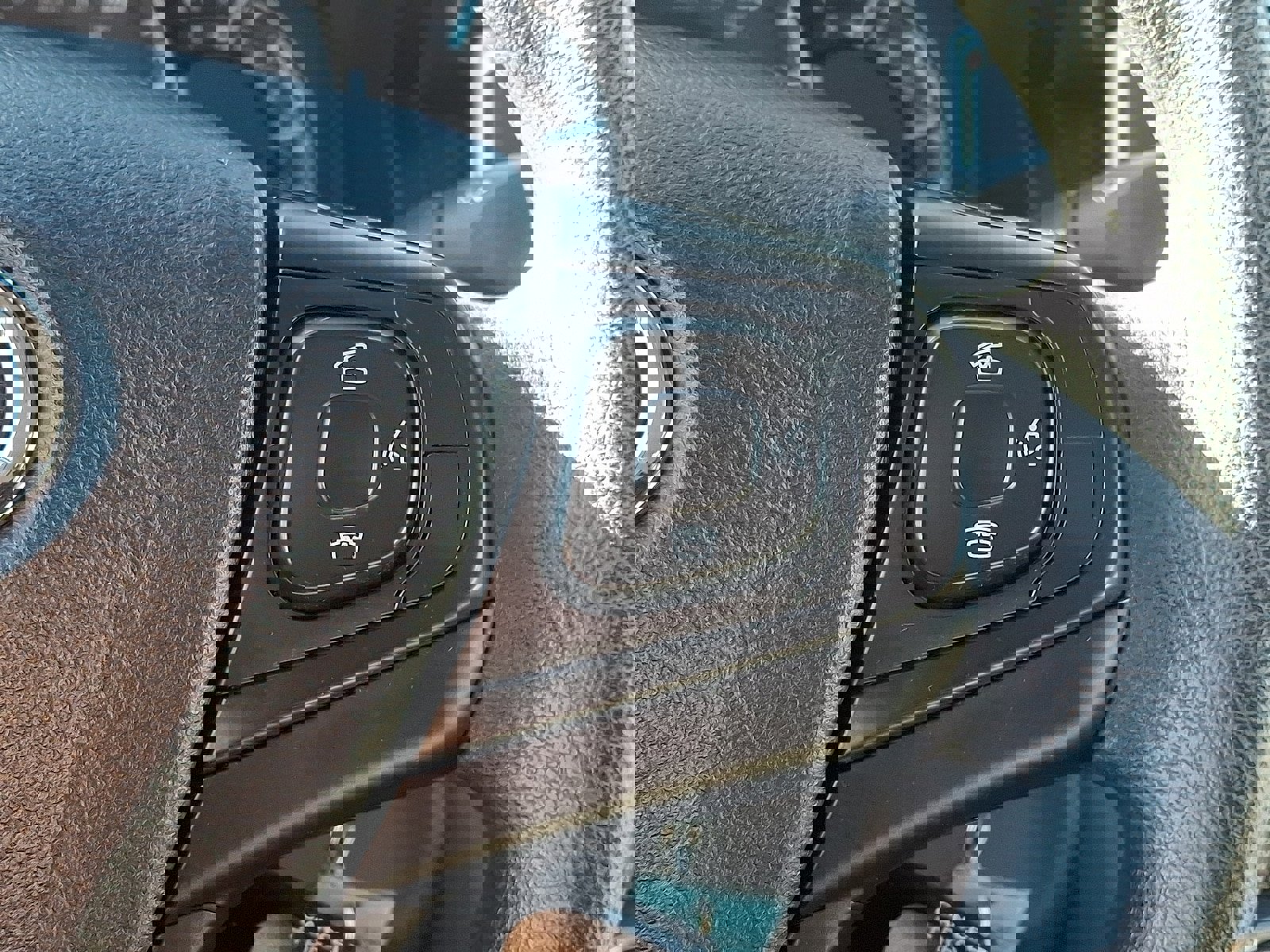 Used 2015 Toyota Camry LE image 20