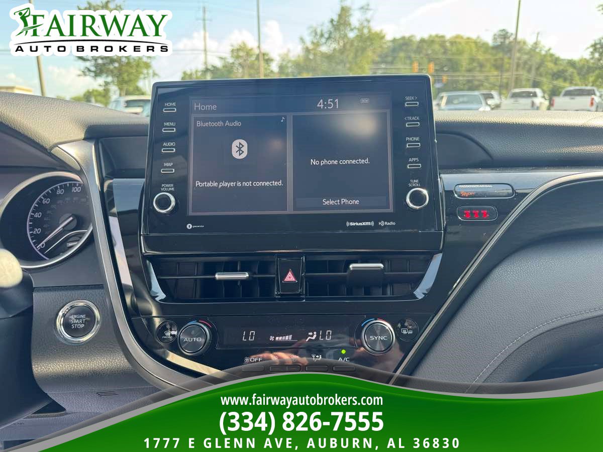Used 2022 Toyota Camry XLE FWD image 22