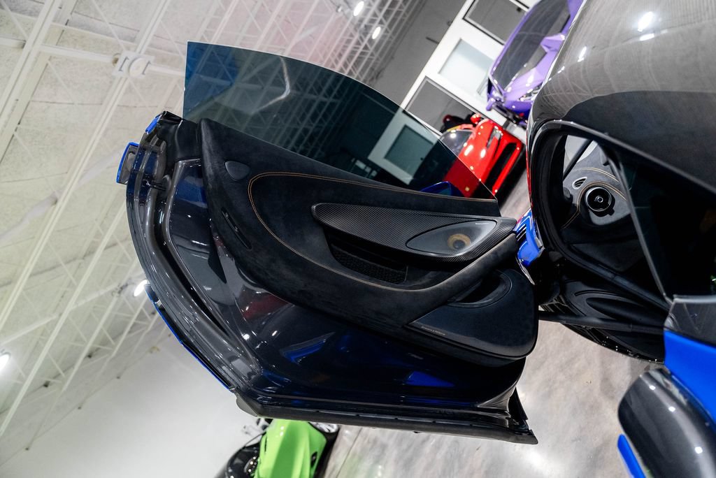 Used 2019 McLaren 600LT RWD image 44