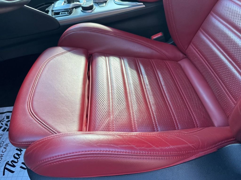 Used 2023 Alfa Romeo Giulia Veloce image 31