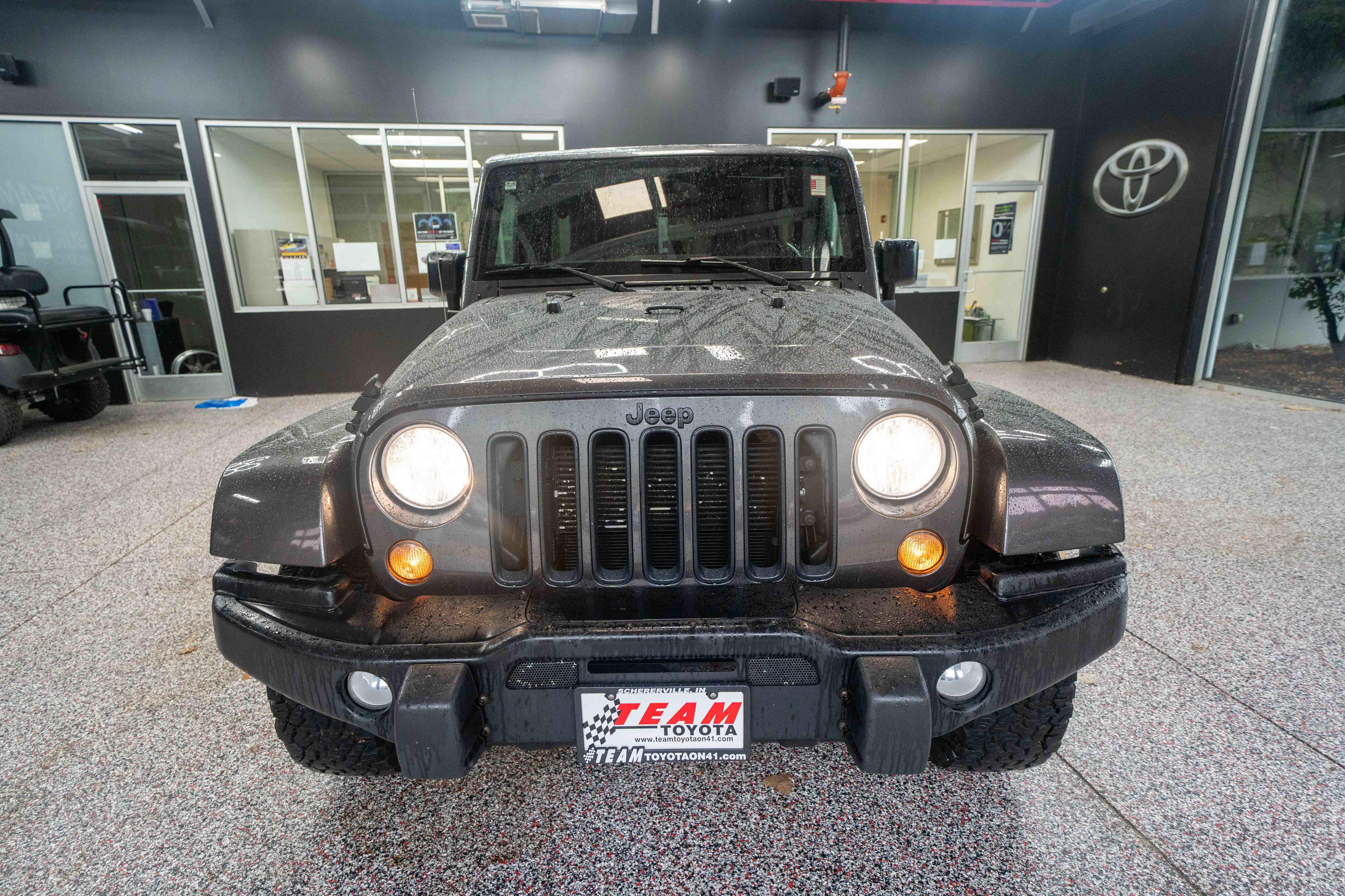 Used 2016 Jeep Wrangler Unlimited Sahara AWD/4WD image 6