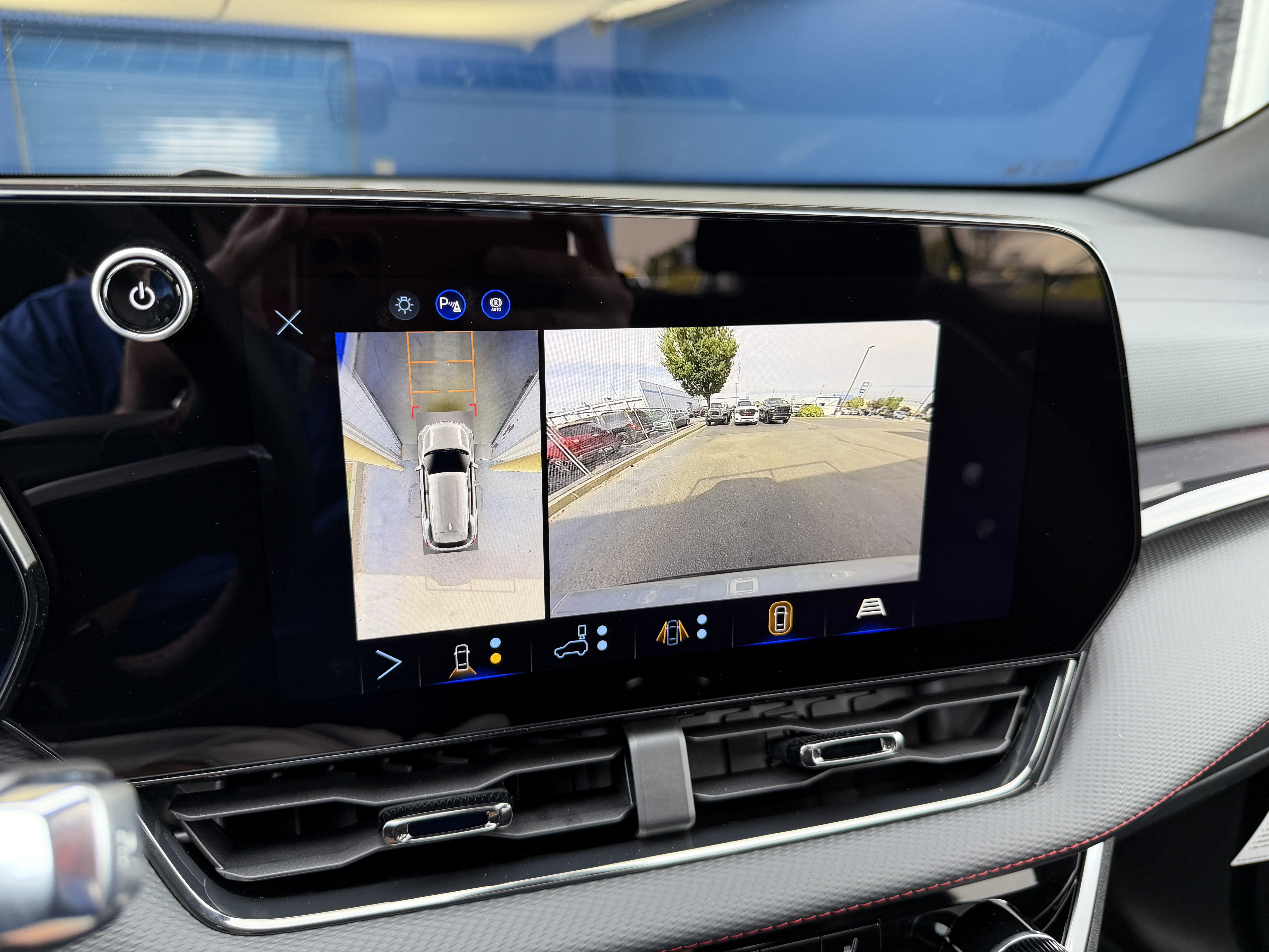 New 2027 Chevrolet Equinox RS w/ Safety and Technology Package FWD image 21