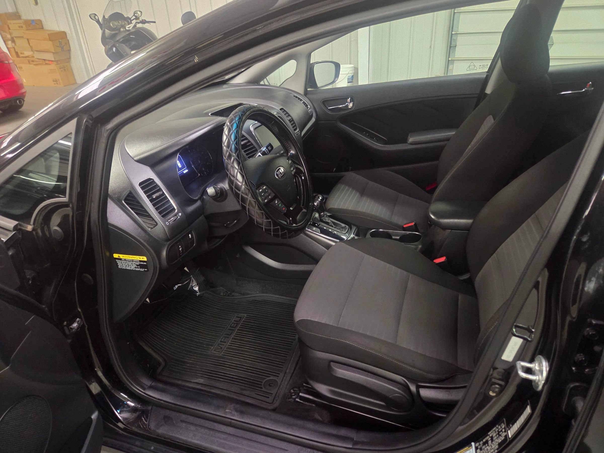 Used 2017 Kia Forte S FWD image 14