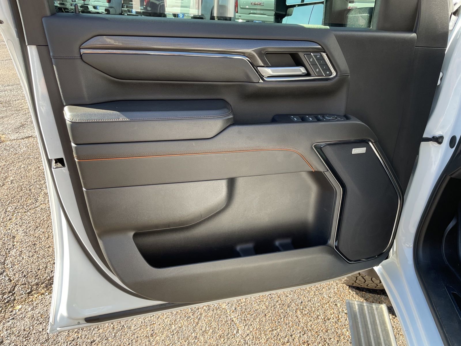 Used 2024 GMC Sierra 2500 AT4 w/ AT4 Premium Plus Package image 13