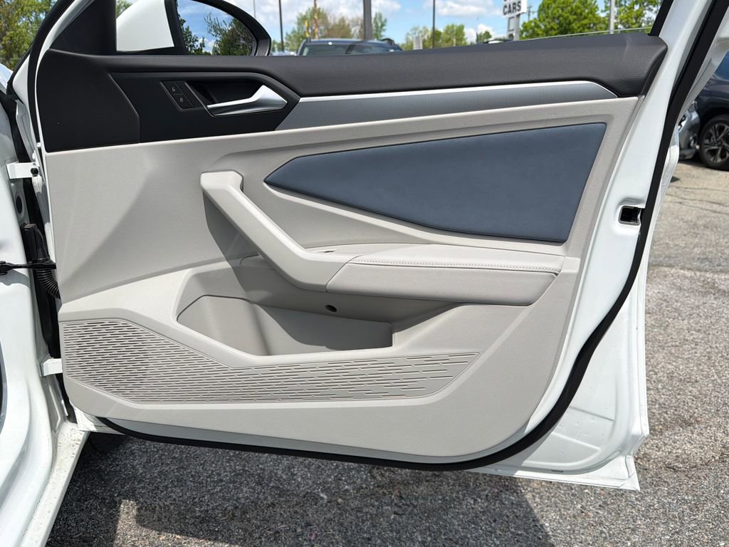 New 2026 Volkswagen Jetta SE FWD image 5