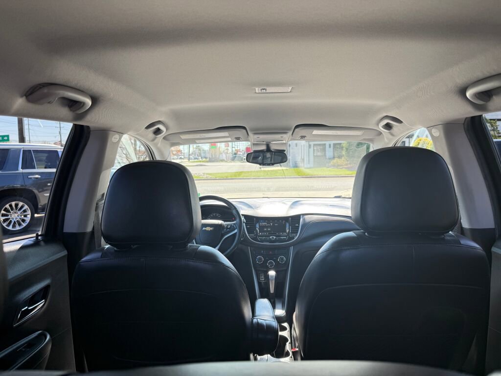 Used 2018 Chevrolet Trax LT w/ LT Convenience Package image 32