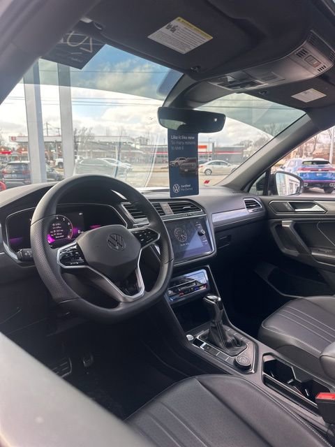 Used 2022 Volkswagen Tiguan SE R-Line image 26