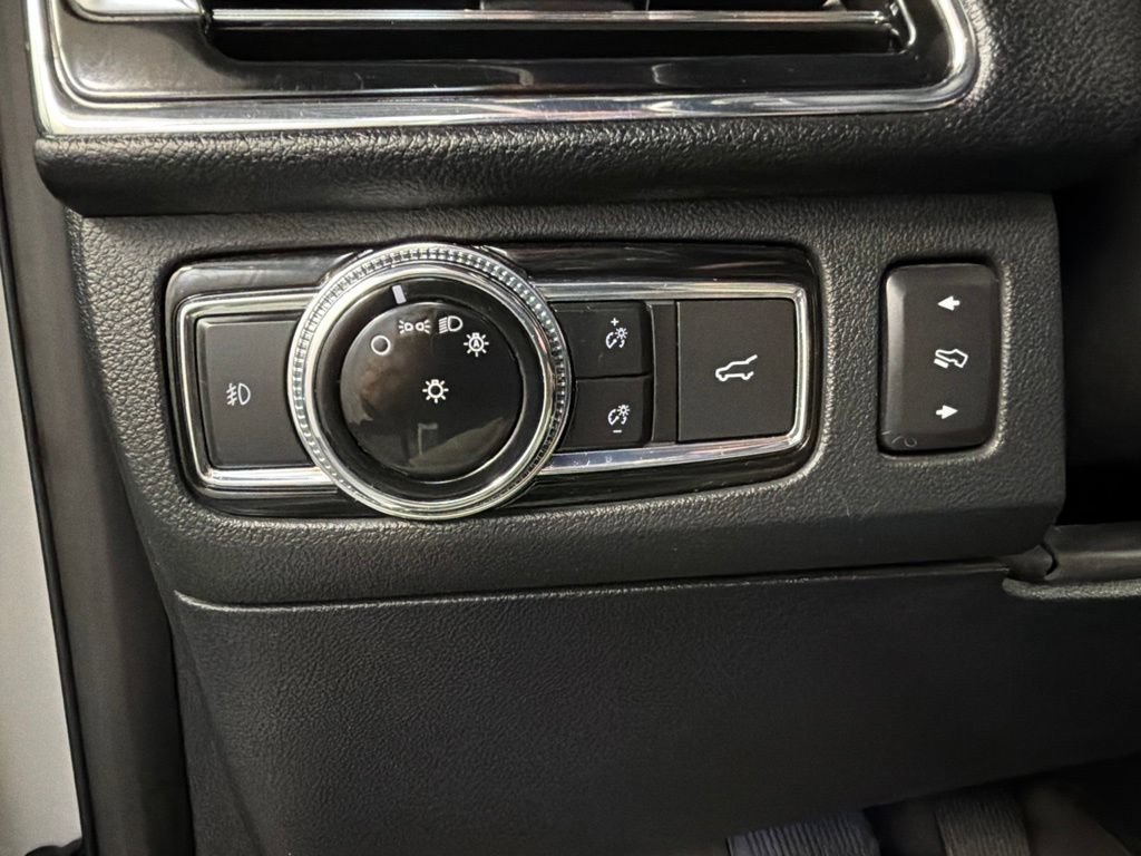 Certified 2021 Lincoln Navigator Reserve AWD/4WD image 25