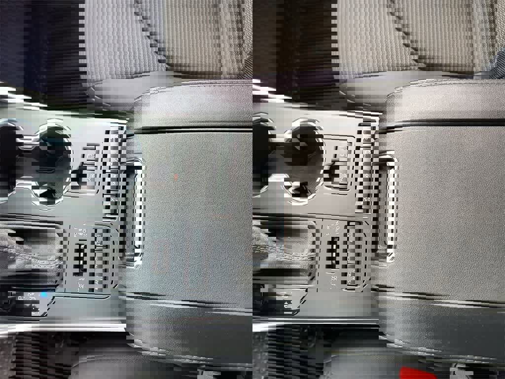 Used 2022 Toyota Highlander LE image 20