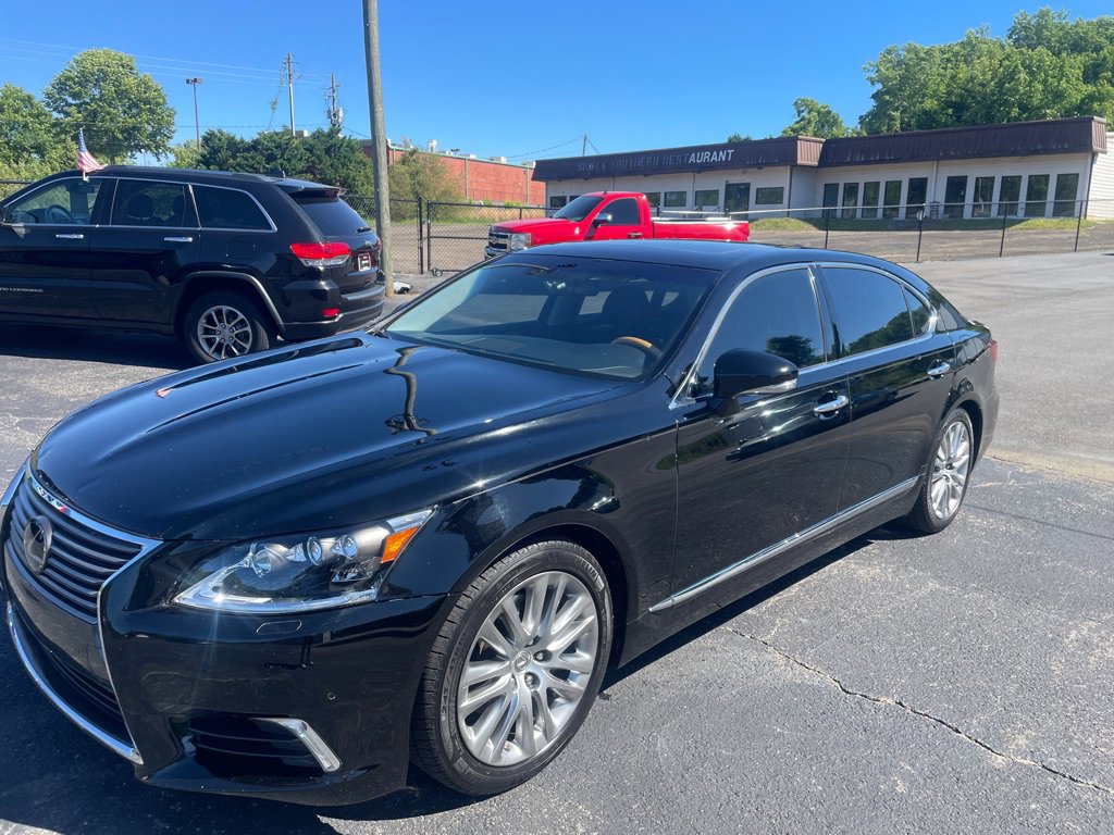 Used 2015 Lexus LS 460 L w/ Ultra Luxury Package RWD image 2