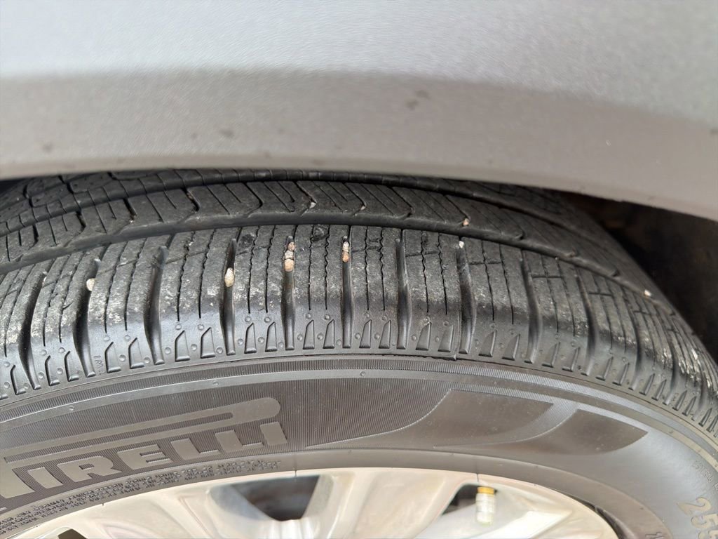 Used 2020 Ford Explorer Limited image 18