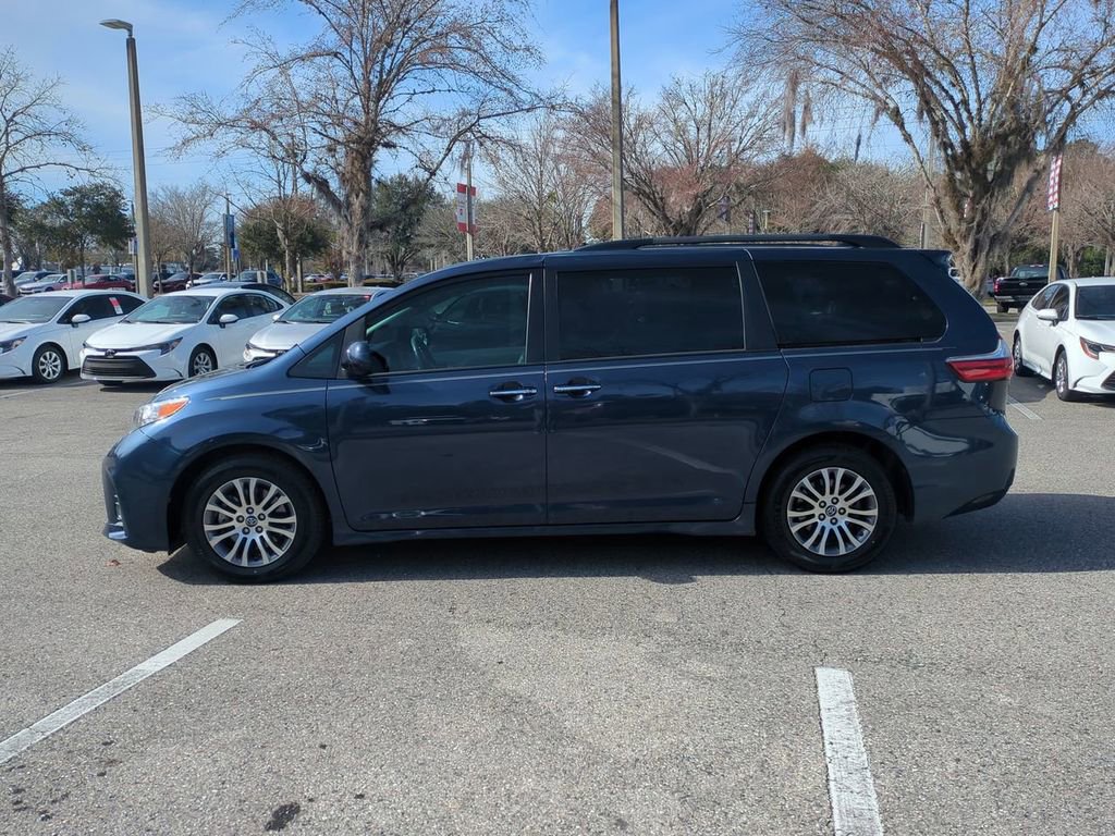 Used 2020 Toyota Sienna Limited image 8