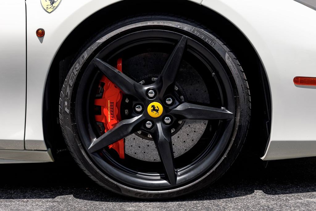 Used 2019 Ferrari 488 Spider RWD image 38