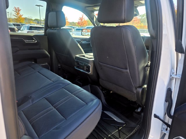 Used 2023 Chevrolet Silverado 1500 High Country w/ High Country Premium Package AWD/4WD image 16