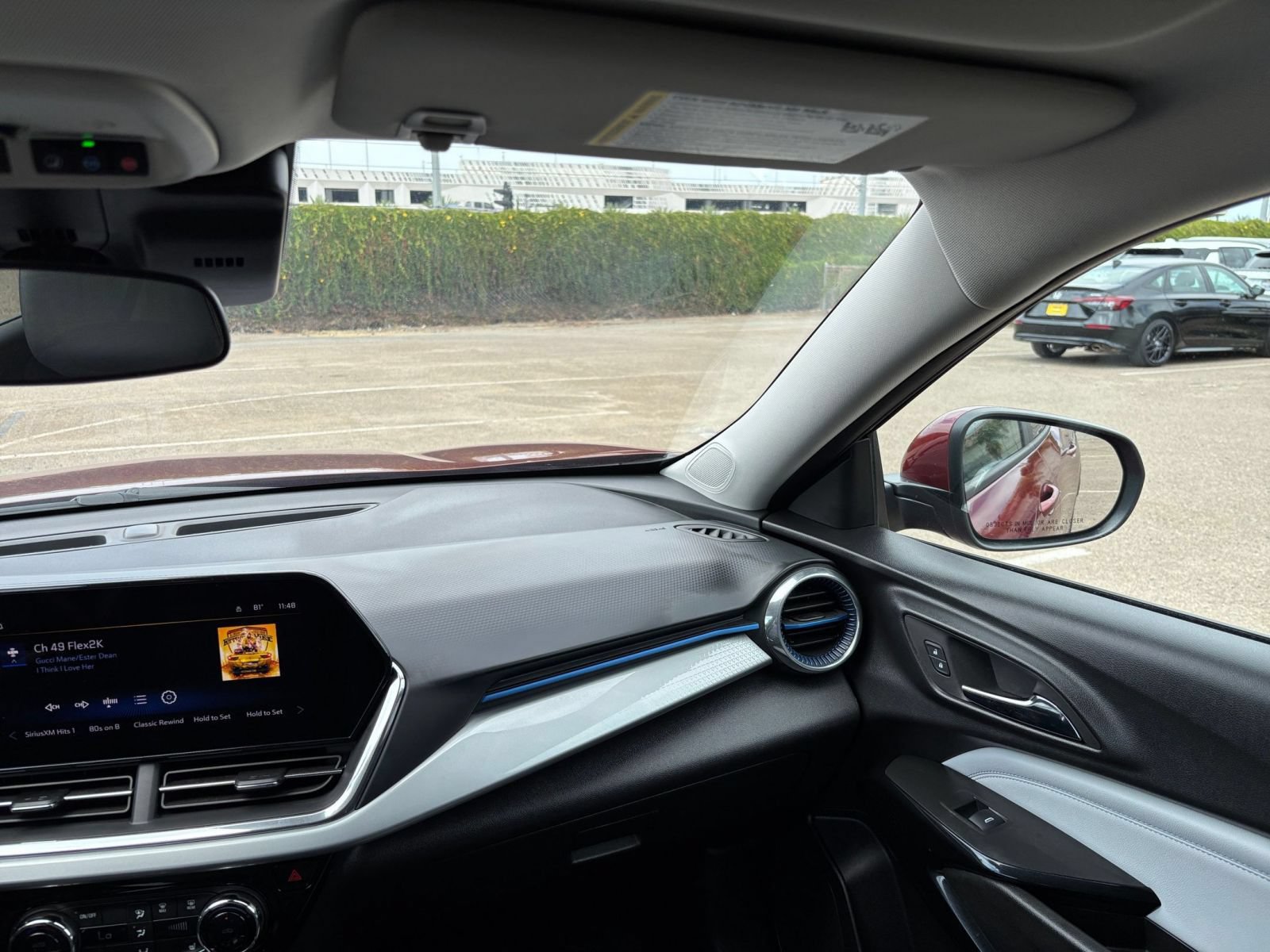 Used 2025 Chevrolet Trax LT w/ LT Convenience Package FWD image 33
