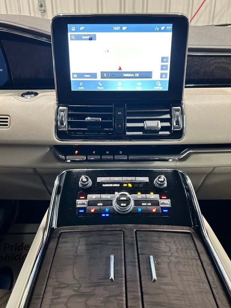 Used 2021 Lincoln Navigator L Reserve AWD/4WD image 14
