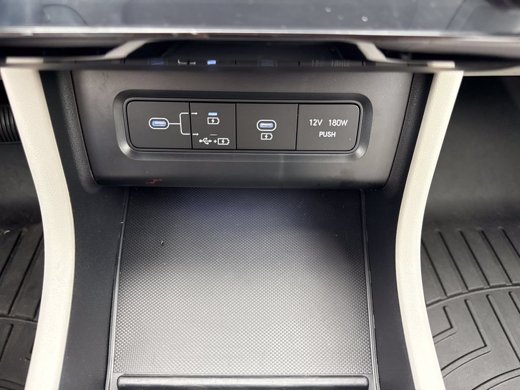 Used 2025 Hyundai Tucson Limited FWD image 24