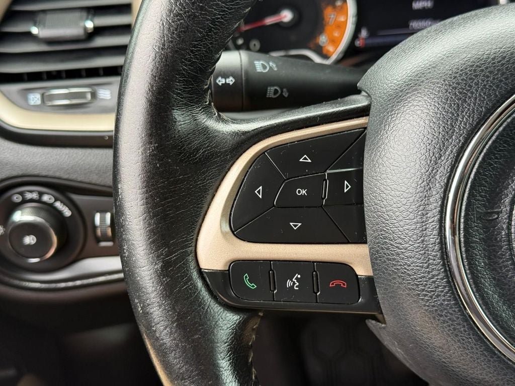 Used 2017 Jeep Renegade Limited AWD/4WD image 20