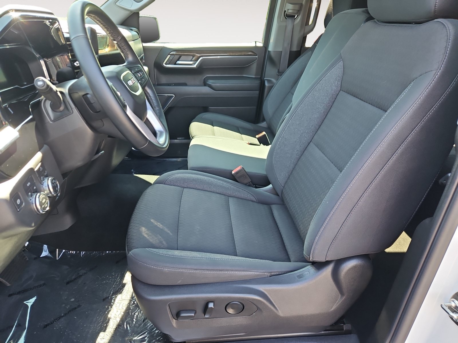 Used 2025 GMC Sierra 1500 Elevation AWD/4WD image 9
