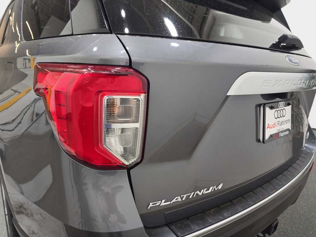 Used 2024 Ford Explorer Platinum w/ Technology Package AWD/4WD image 38