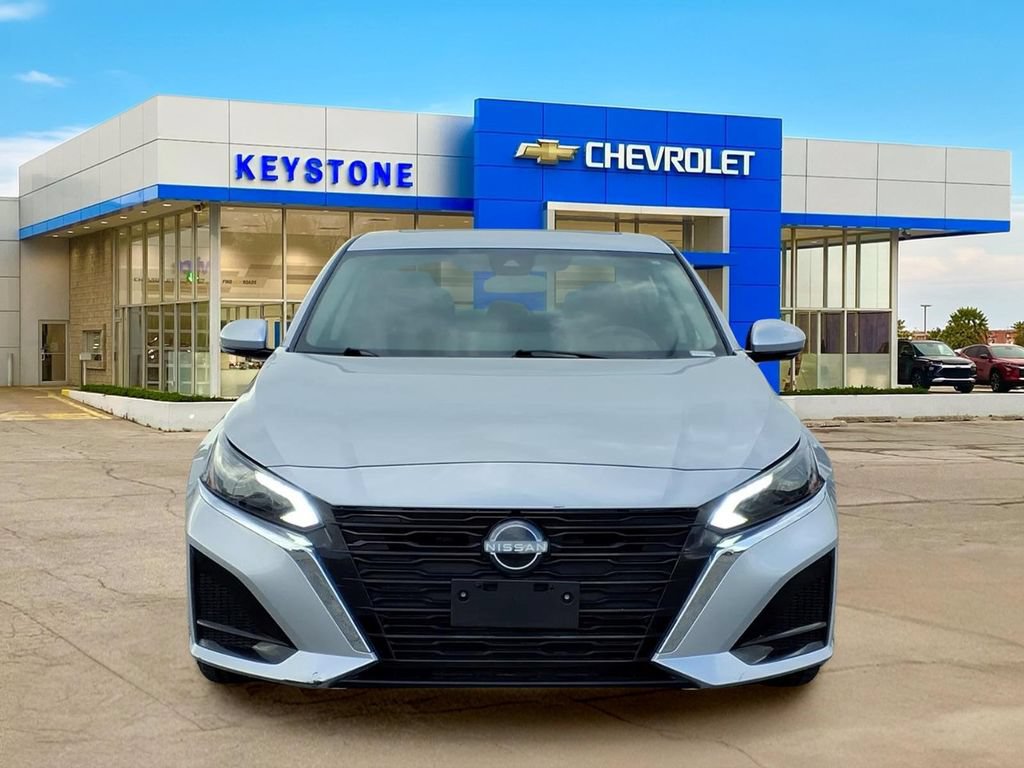 Used 2023 Nissan Altima 2.5 SL FWD image 2