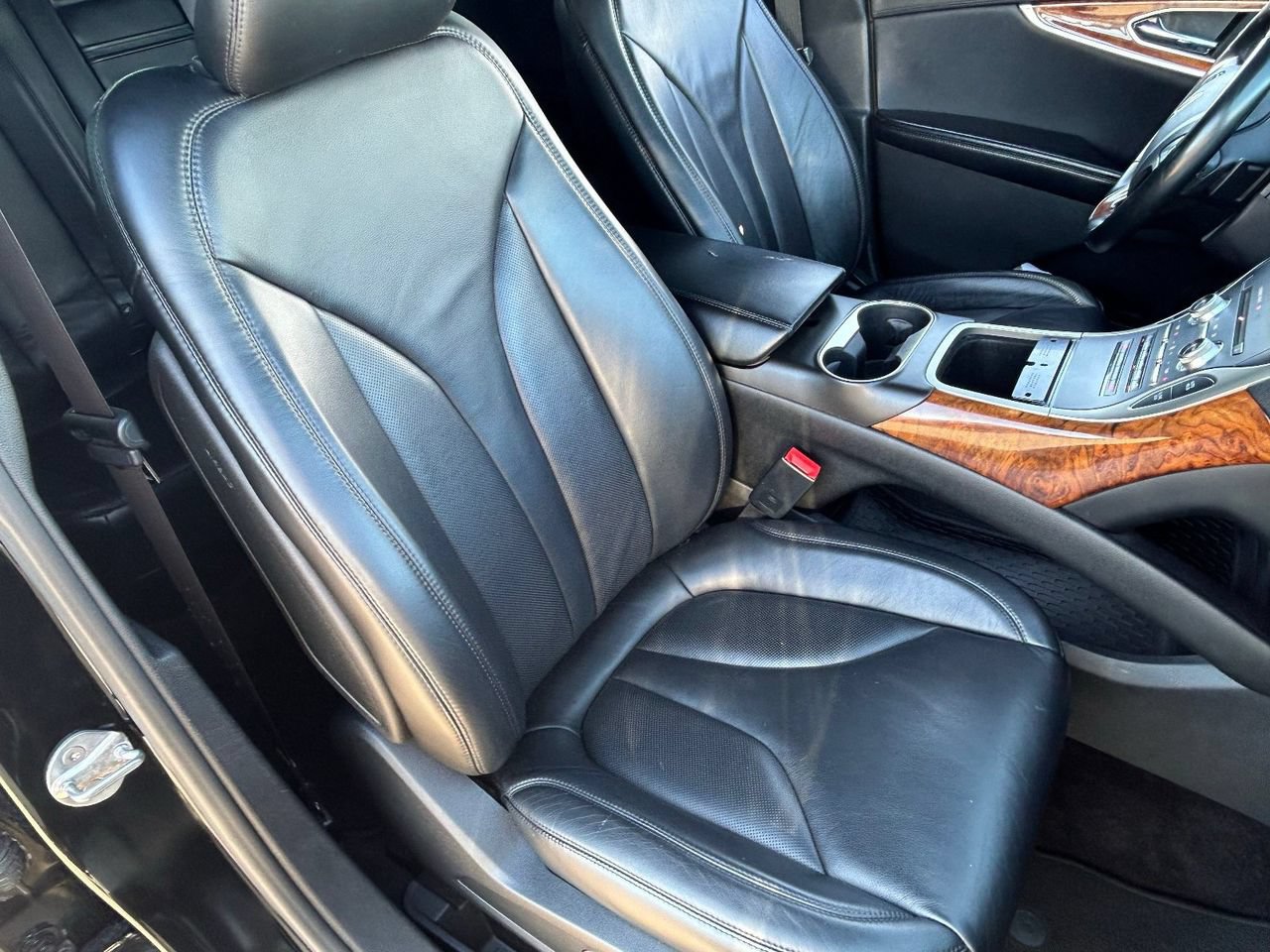Used 2016 Lincoln MKX Select w/ Select Plus Package FWD image 10